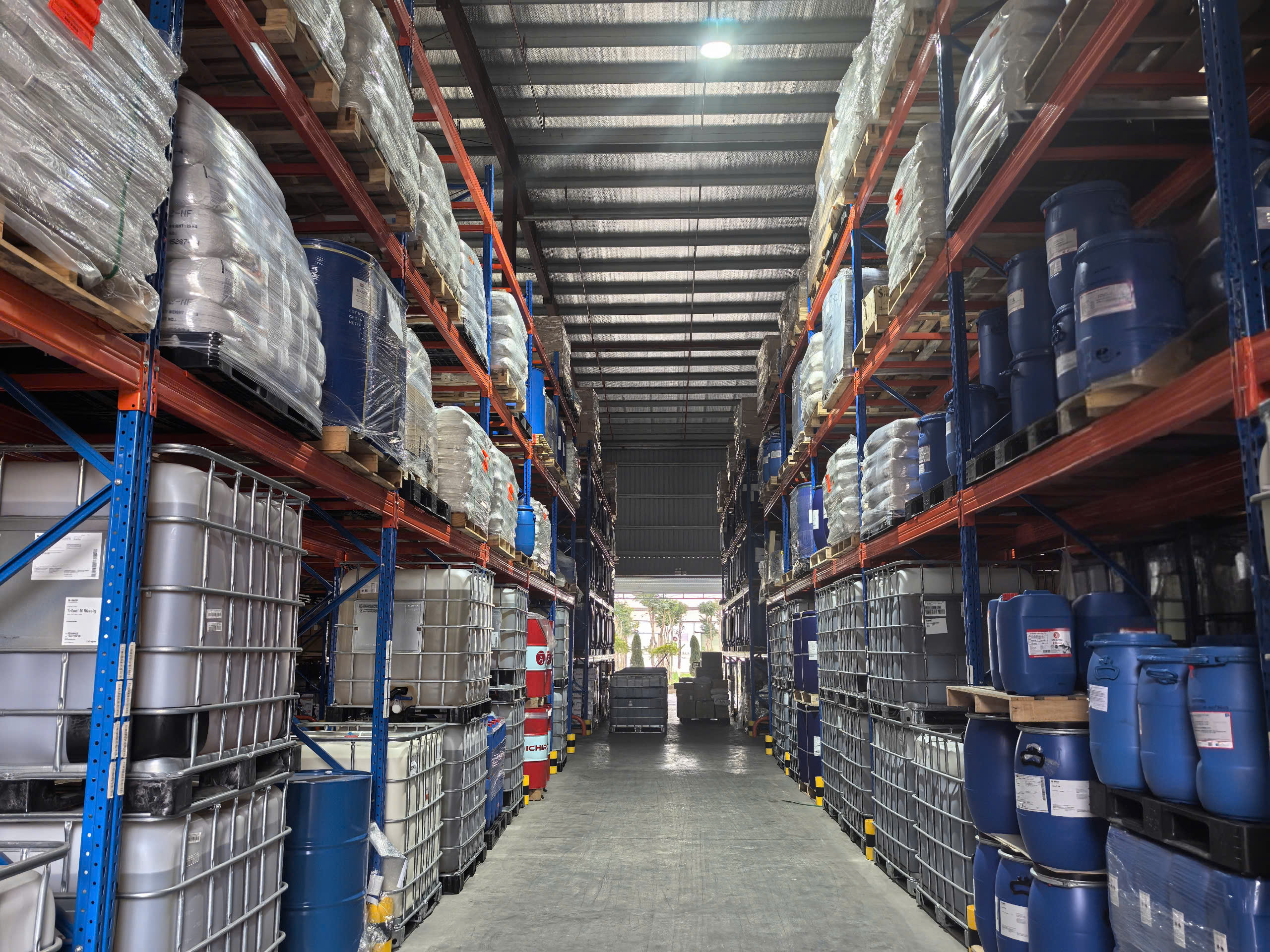 kho chứa hàng hóa chất nguy hiểm