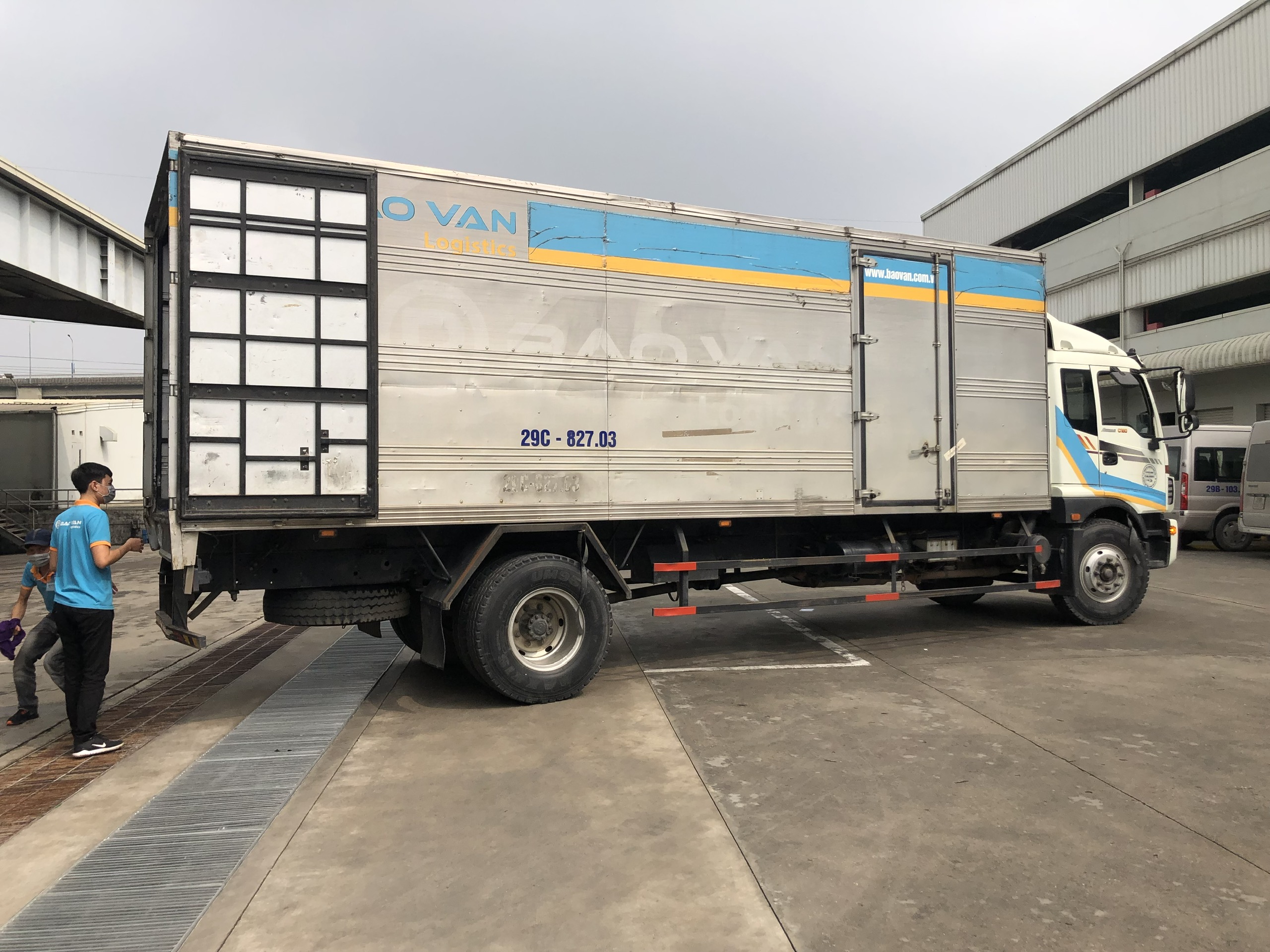 kho chứa hàng hóa chất nguy hiểm